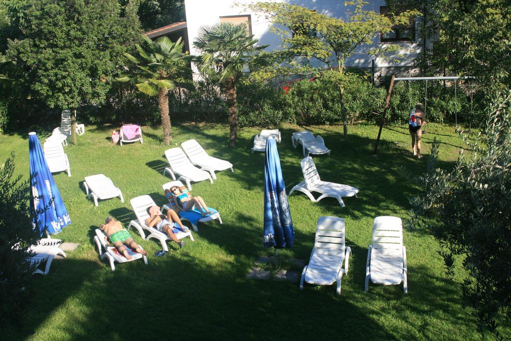 Residence Miralago Rooms & Apartments Manerba del Garda Ngoại thất bức ảnh