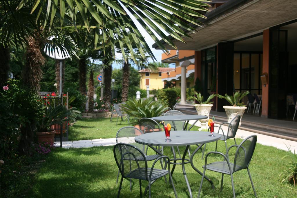 Residence Miralago Rooms & Apartments Manerba del Garda Ngoại thất bức ảnh