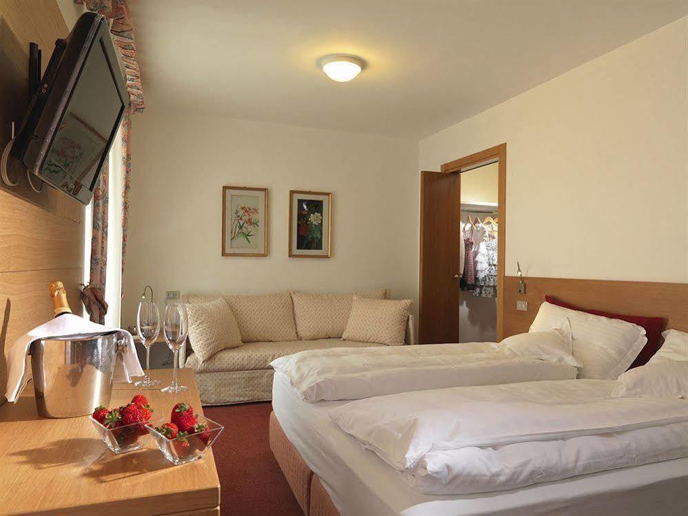 Residence Miralago Rooms & Apartments Manerba del Garda Ngoại thất bức ảnh