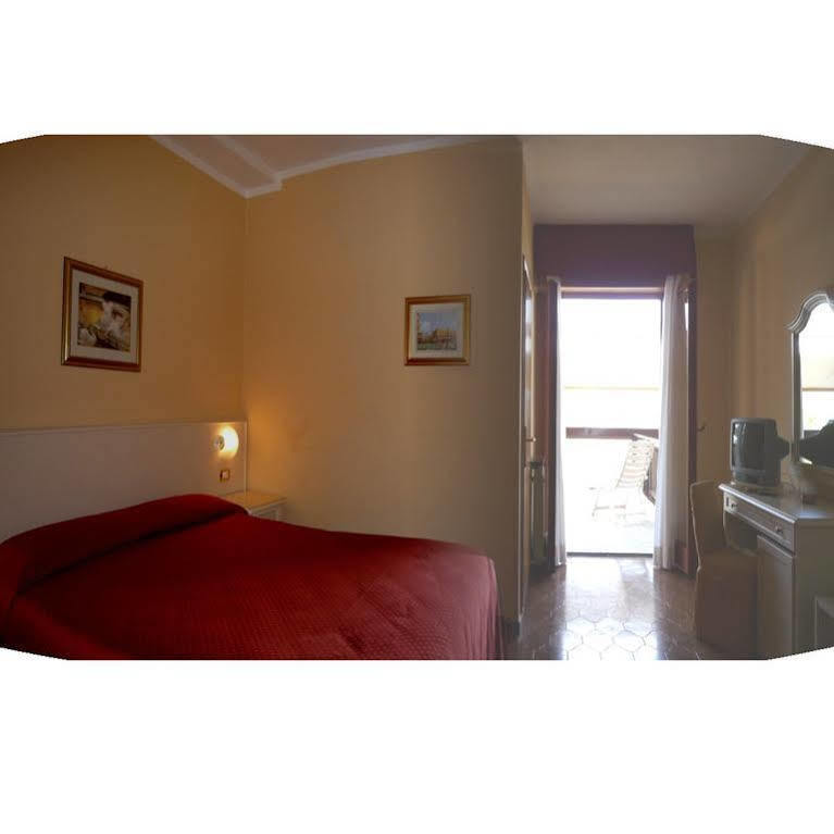 Residence Miralago Rooms & Apartments Manerba del Garda Ngoại thất bức ảnh